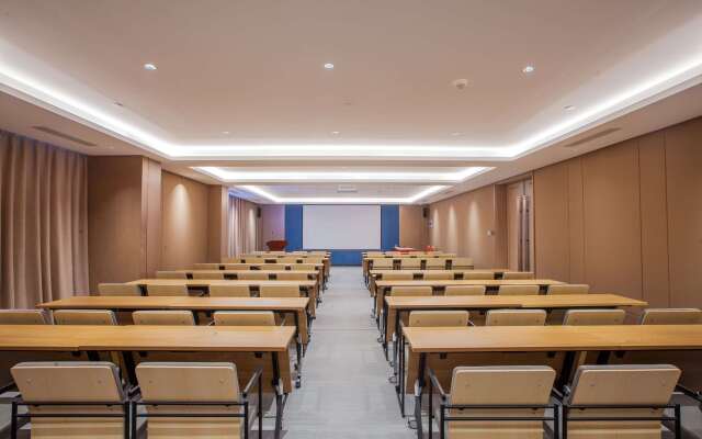 Ramada by Wyndham Luoyang Downtown