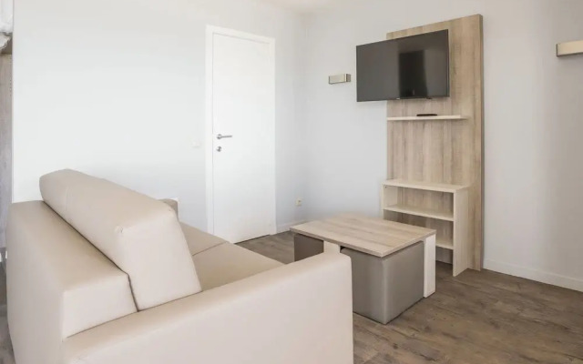 Comfortable Apartment With sea View