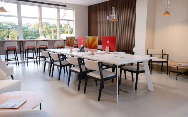 Super 8 By Wyndham Manzanillo