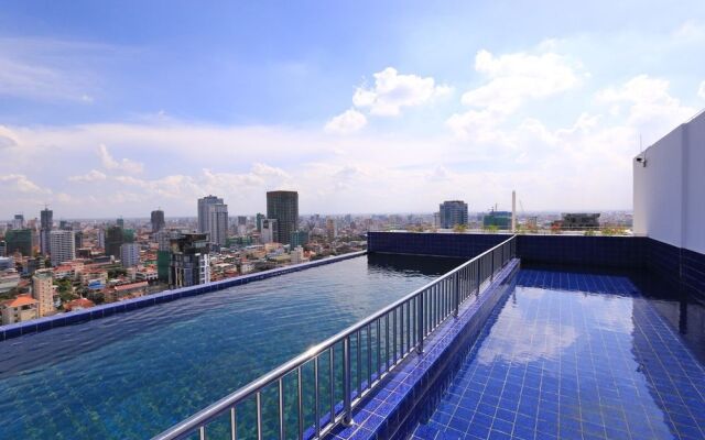 EASTLAND Hotel & Apartment