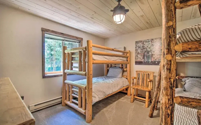 Beautiful Mccall Cabin: Perfect for Families!