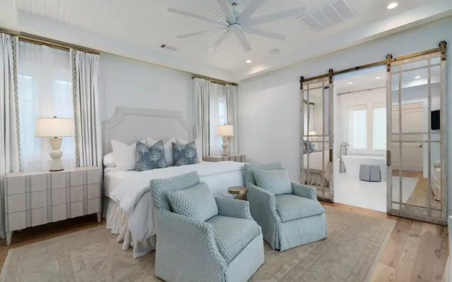'rees On Wiregrass' Private Pool, Golf Cart, Carriage House Lake District, Watercolor, Fl 5 Bedroom Home by RedAwning