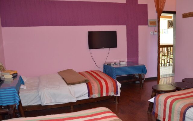 Lijiang Maple Leaf Inn