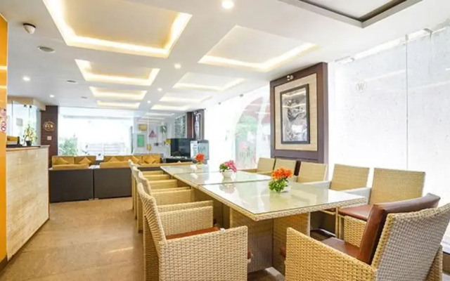 Fabhotel The Kings Suites