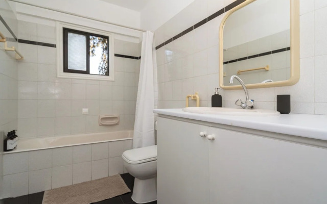 City Center Modern Boho Stay