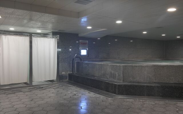 Monarch Plaza Hotel