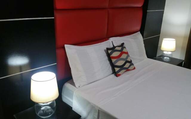 Luxury Suites E