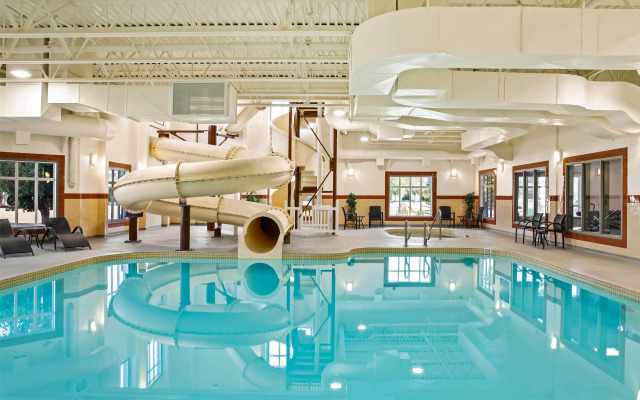 Ramada by Wyndham Drumheller Hotel & Suites