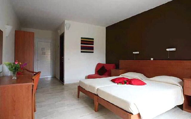 Paleros Garden Village Resort