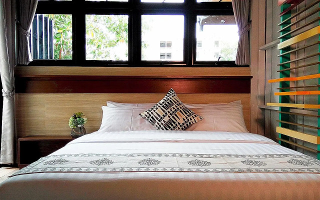 Baan Mai Kradan Hostel Chiang Rai