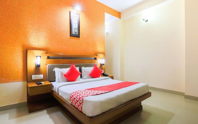 OYO 15782 Hotel Royal Residency