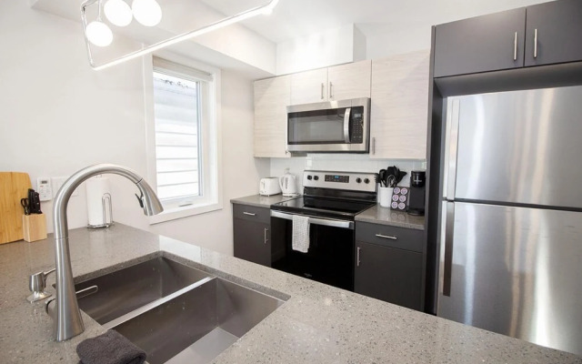Cheerful 4 Bedrooms Duplex Unit Great Location