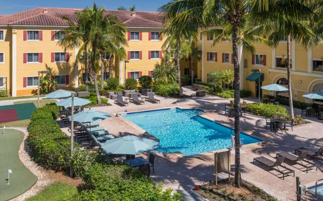 Hawthorn Extended Stay by Wyndham Naples