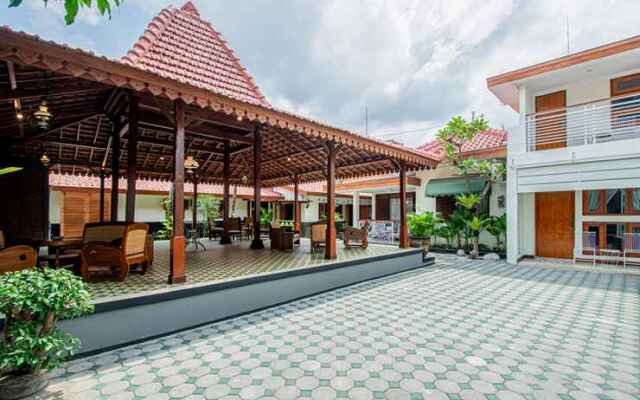 Roemah Noni Macanan