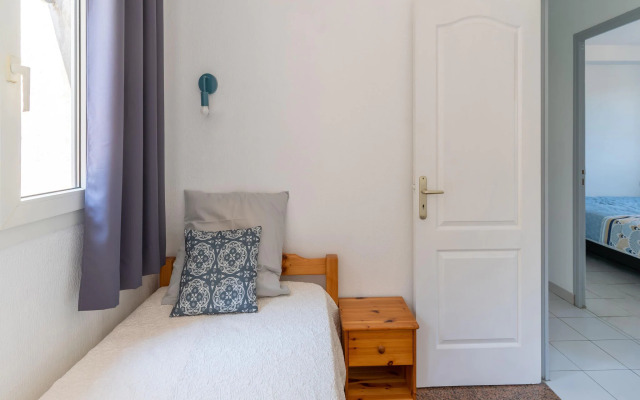 Cosy Holiday Home in Minerve With Garden