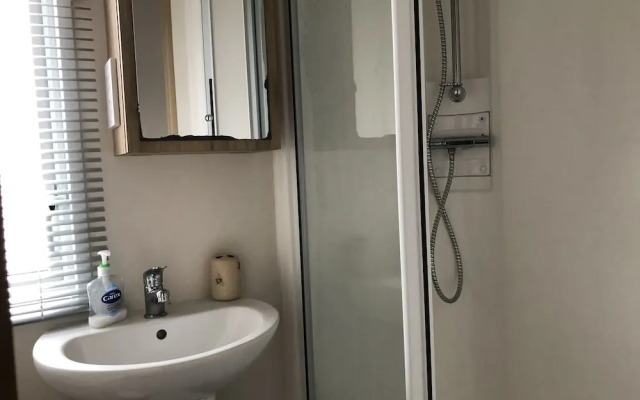 Luxury 2 Bedroom Caravan at Mersea Island Holiday