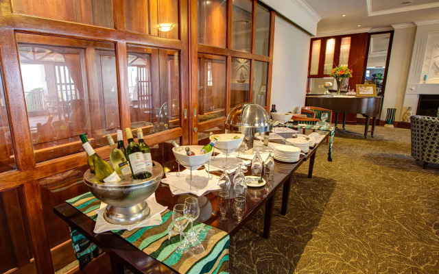 Courtyard Hotel Gqeberha