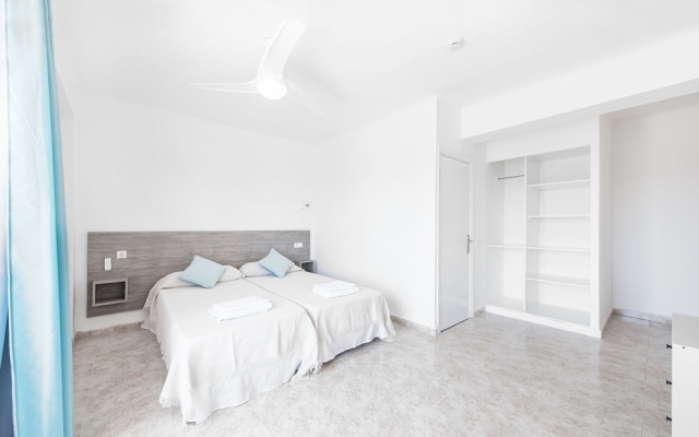 Hostal Cala Llombards