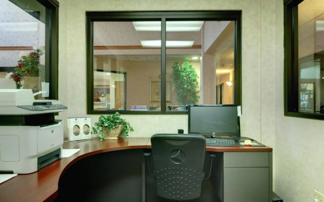 Best Western Inn & Suites - Midway Airport