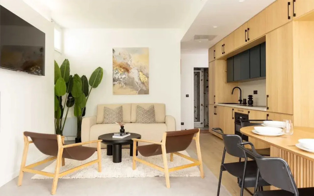 Elegance & Comfort With A/C in the Heart of 11th