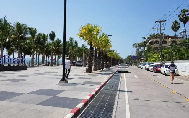 Ons Moeder Restaurant Guesthouse - 2 50 Meters to the Beach