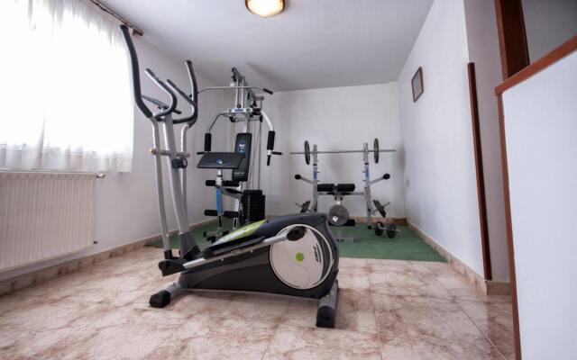 U-Hotel Dario Lugo
