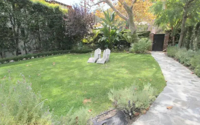 Newly Decorated Beachwood Canyon Studio