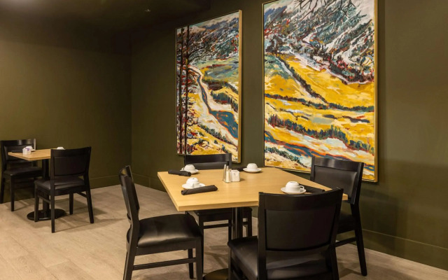 DoubleTree by Hilton Calgary North