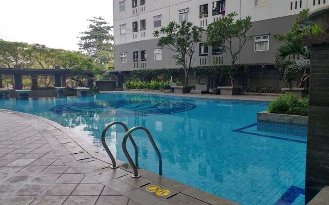 Comfort Green Pramuka 2BR Apartment