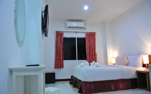 Karon Sunshine Guesthouse & Bar