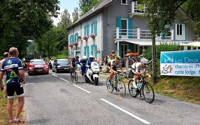 Les Deux Vélos CycleLodge / Fietshotel