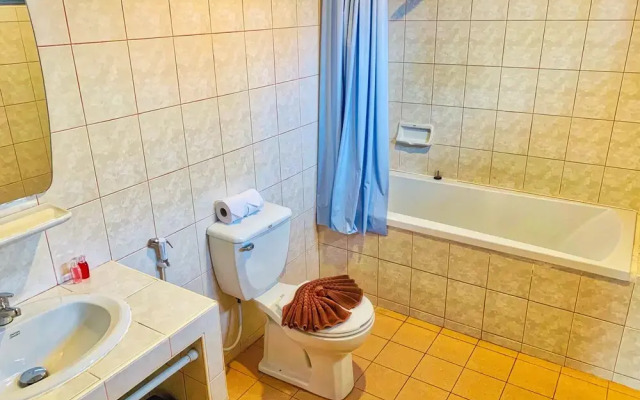 Royal Park Apartments