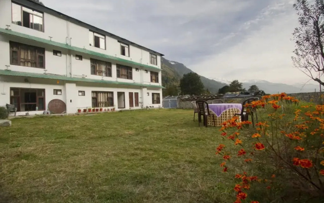 Hotel Him Shakti by OYO Rooms