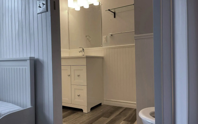 Sea Breeze Cottages & Motel