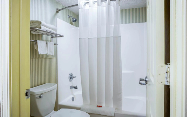 Econo Lodge Huntington - Barboursville University Area