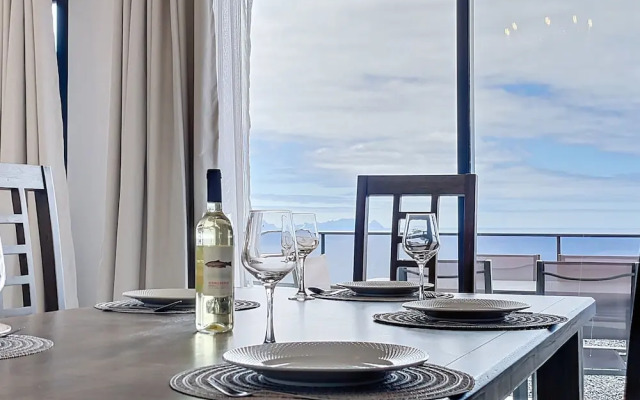 Blue Outlook Retreat by Atlantic Holiday