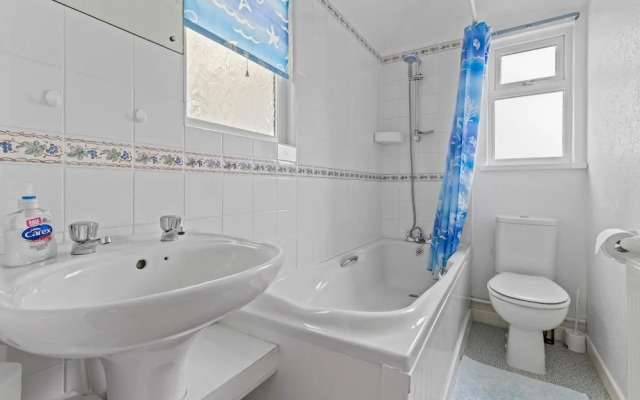 The Coastal Crab - Family-friendly Three-bed Beach House in Pevensey