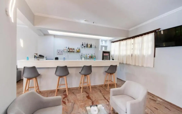 Hotel Nostos
