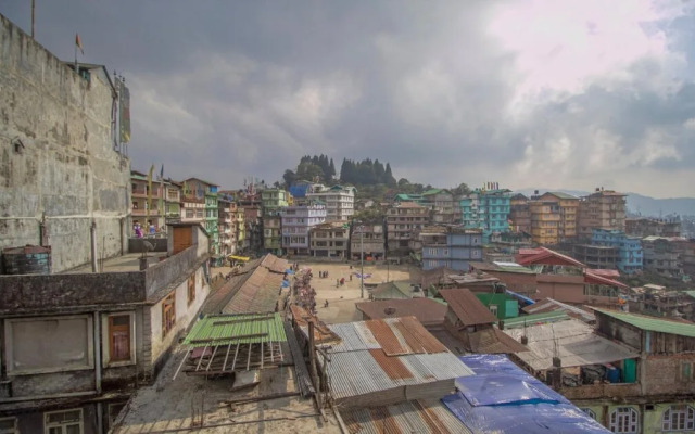 Hotel Blue Spring Residency By OYO Rooms