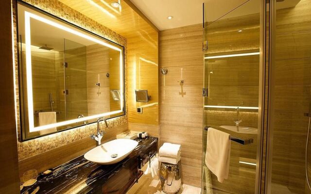 Hongkou Silver Hotel