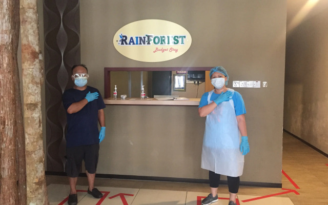 Rainforest Budget Stay
