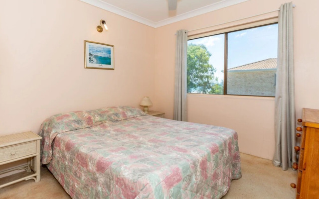 Water Views - Top Floor -Clearview Apartments South Esp, Bongaree