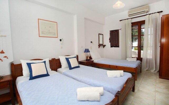 Fivos Studios and Apartments