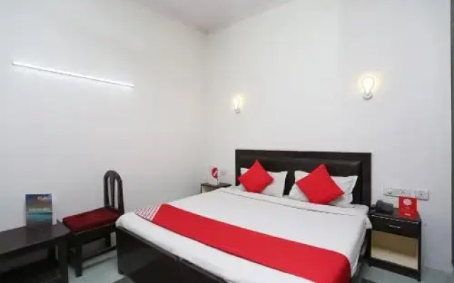 OYO 14511 Apollo Inn
