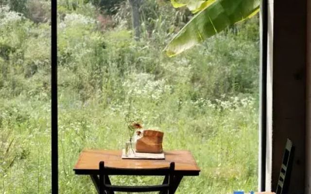 Three logy cafe&craft