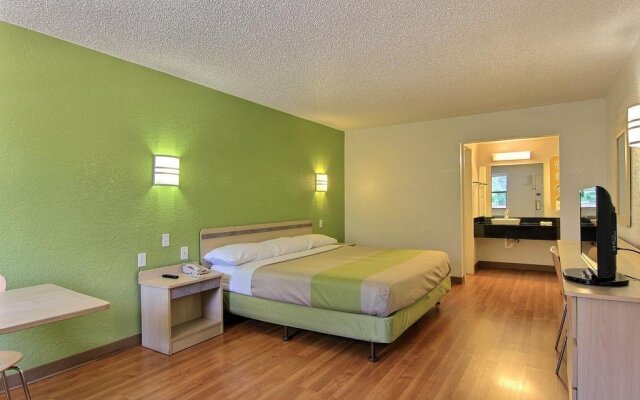 Motel 6 Austin, TX - Central Downtown UT