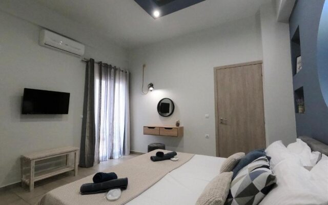 Avra Suites in City center - 50m to Beach