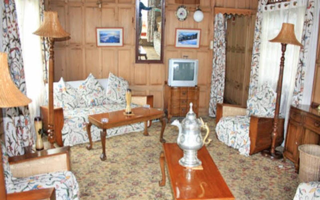 Akbar Group Of Heritage Houseboats