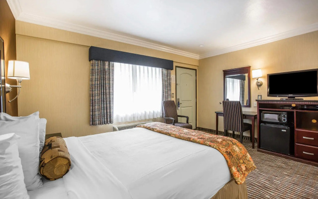 Inn at 50 at Long Beach Convention Center