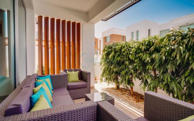 Dream 3bdr villa with private pool near the beach!